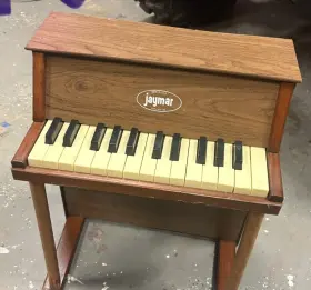 Jaymar 646-130 25-key Vintage Mini Piano Wood Brown Ivory Black Toy Musical Instrument