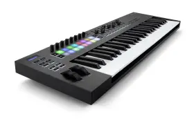 Novation Ams-launchkey-49-mk3 49-key Midi Keyboard Controller